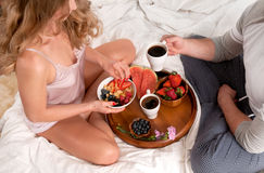 https://supham.qbu.edu.vn/wp-content/uploads/sites/36/2022/10/lovely-young-couple-having-breakfast-bed-woman-man-sitting-91941715.jpg